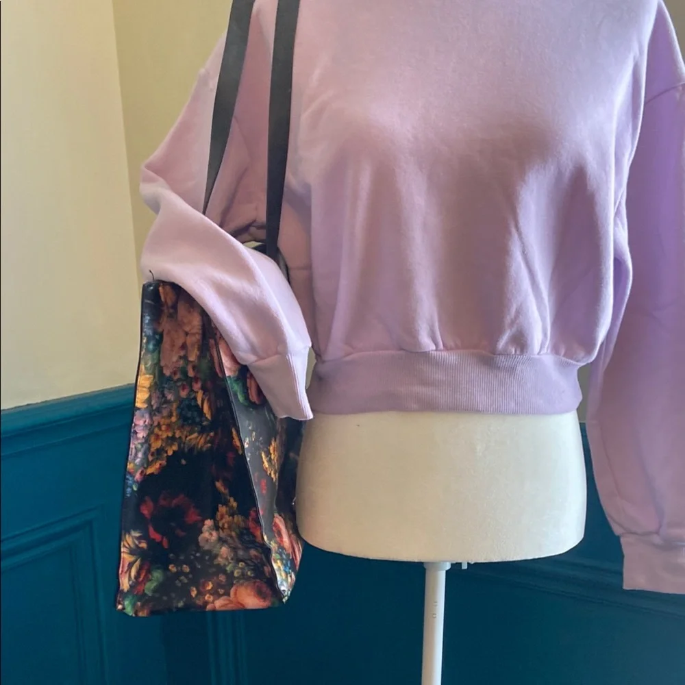 Exquisite Floral Black Tote Bag - Picture 2 of 15